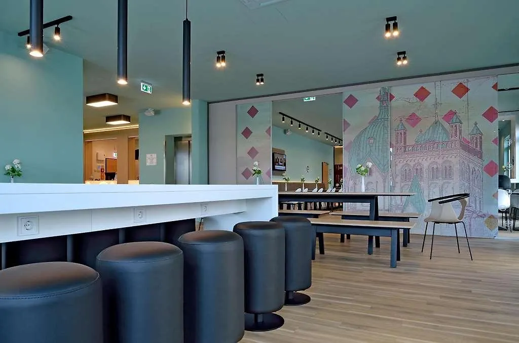 B&B Hotel Neuss 5*,