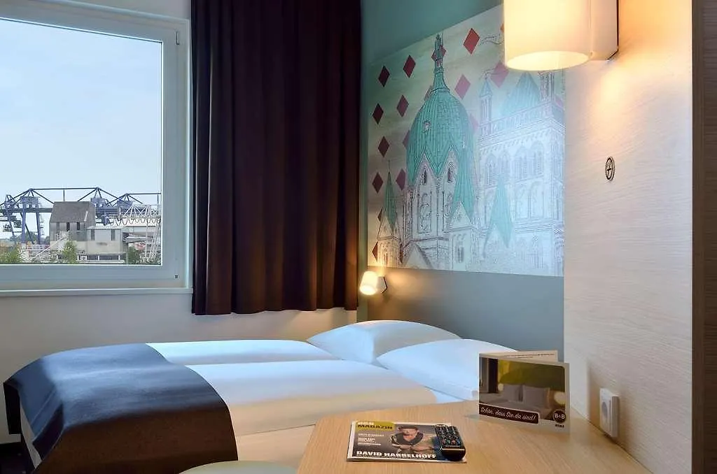 B&B Hotel Neuss 5*,