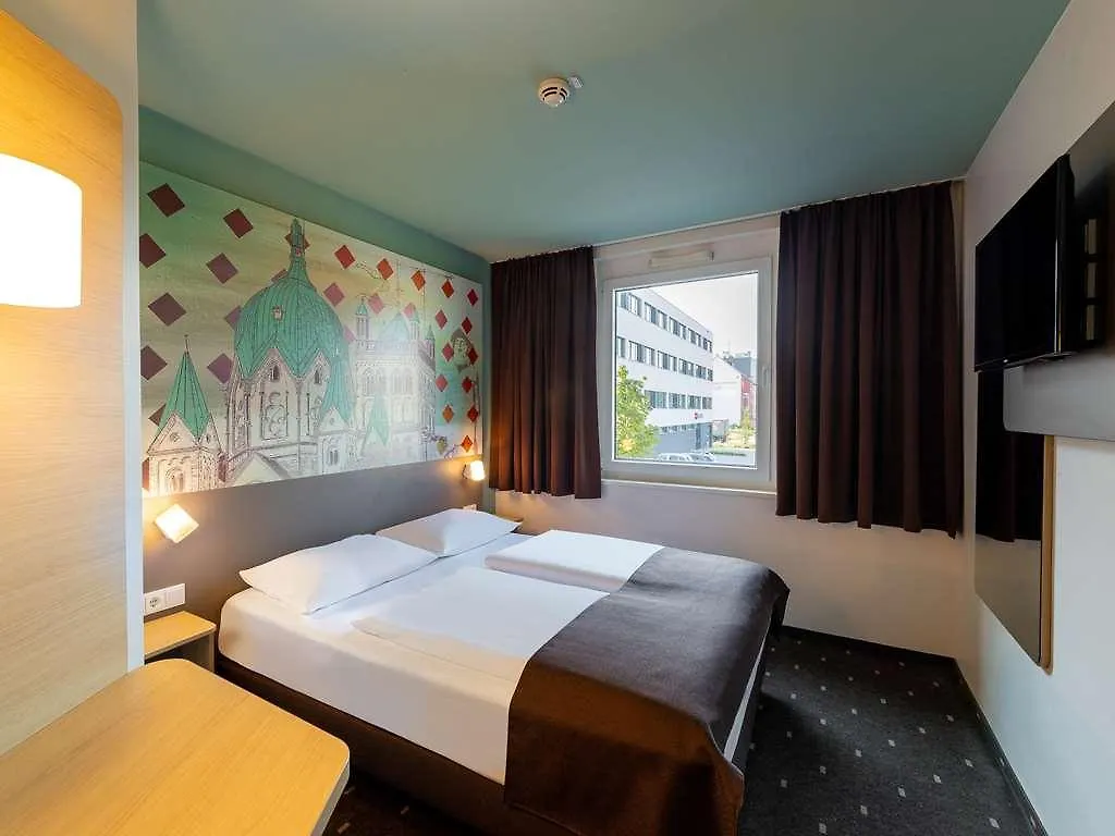 B&B Hotel Neuss 5*,  Alemania